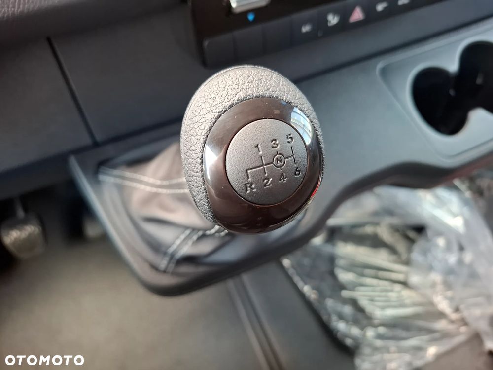 Mercedes-Benz Sprinter 317 CDI Furgon PRO długi 4325 mm L3H2 - 28