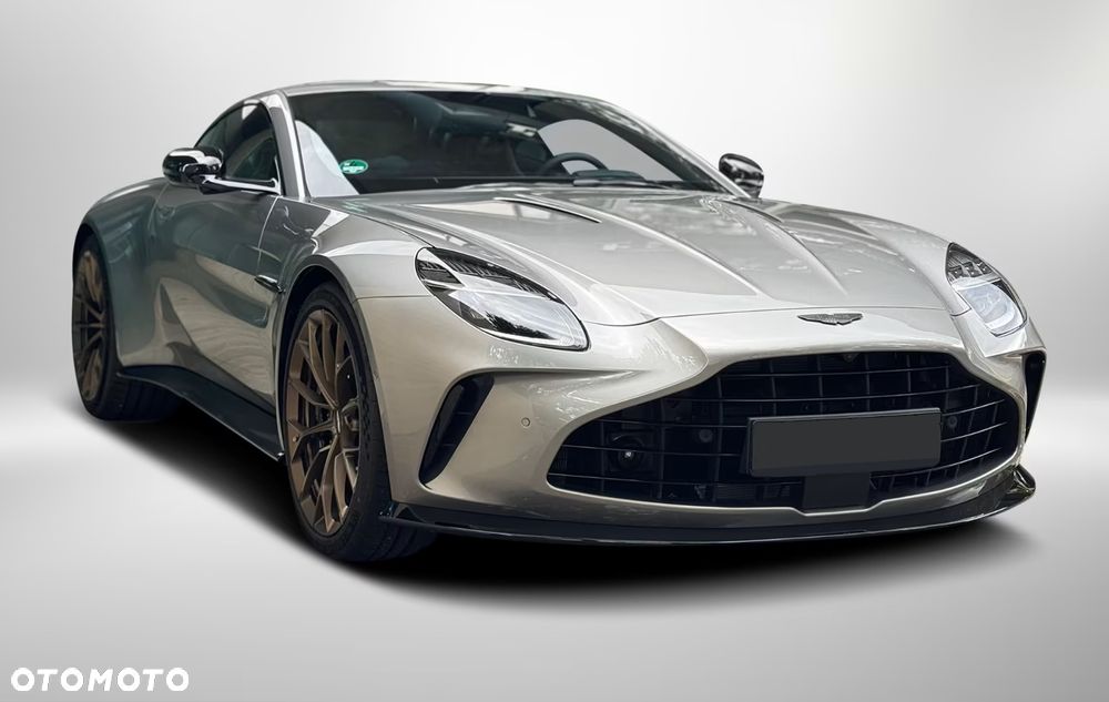 Aston Martin Vantage - 4