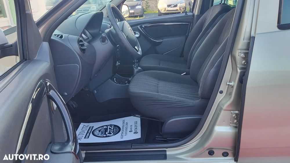Dacia Duster 1.6 4x4 Ambiance - 32
