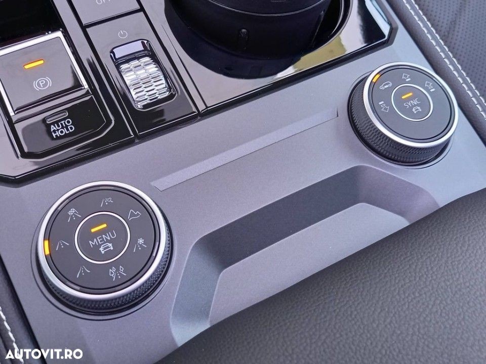 Volkswagen Touareg - 28