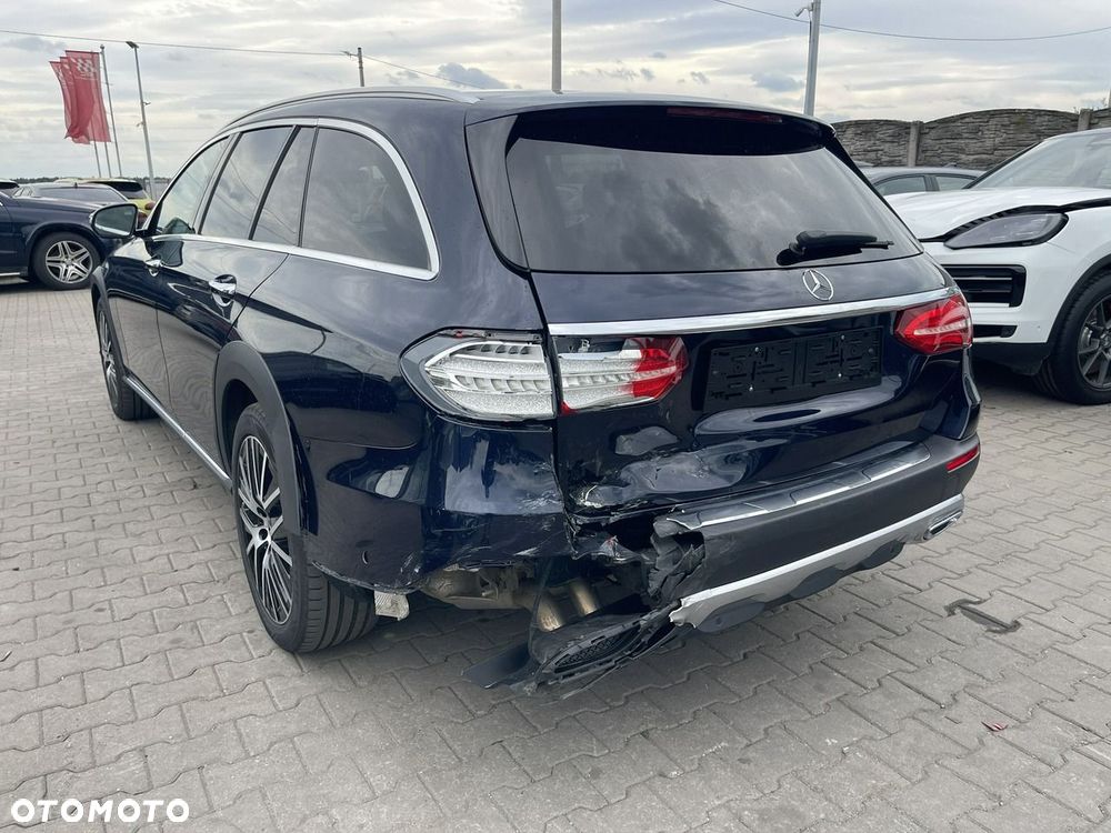 Mercedes-Benz Klasa E 400 d 4-Matic All-Terrain 9G-TRONIC - 3