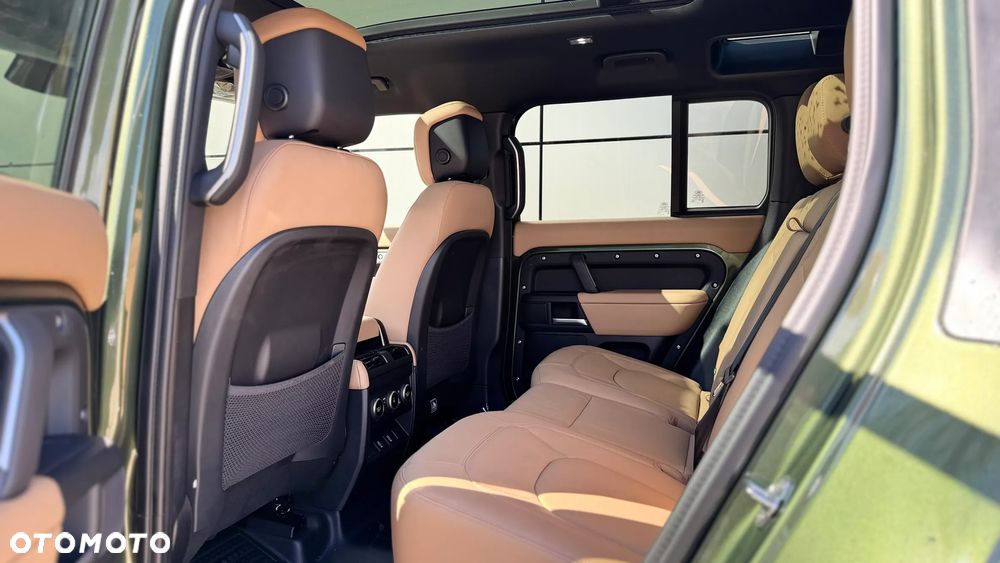 Land Rover Defender 3.0 D350 mHEV X-Dynamic HSE - 9