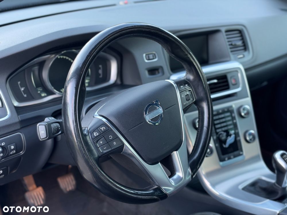 Volvo S60 D4 Momentum - 25