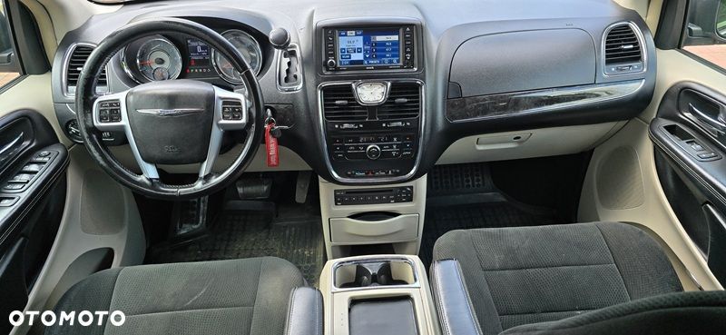 Chrysler Town & Country 3.6 Touring - 8