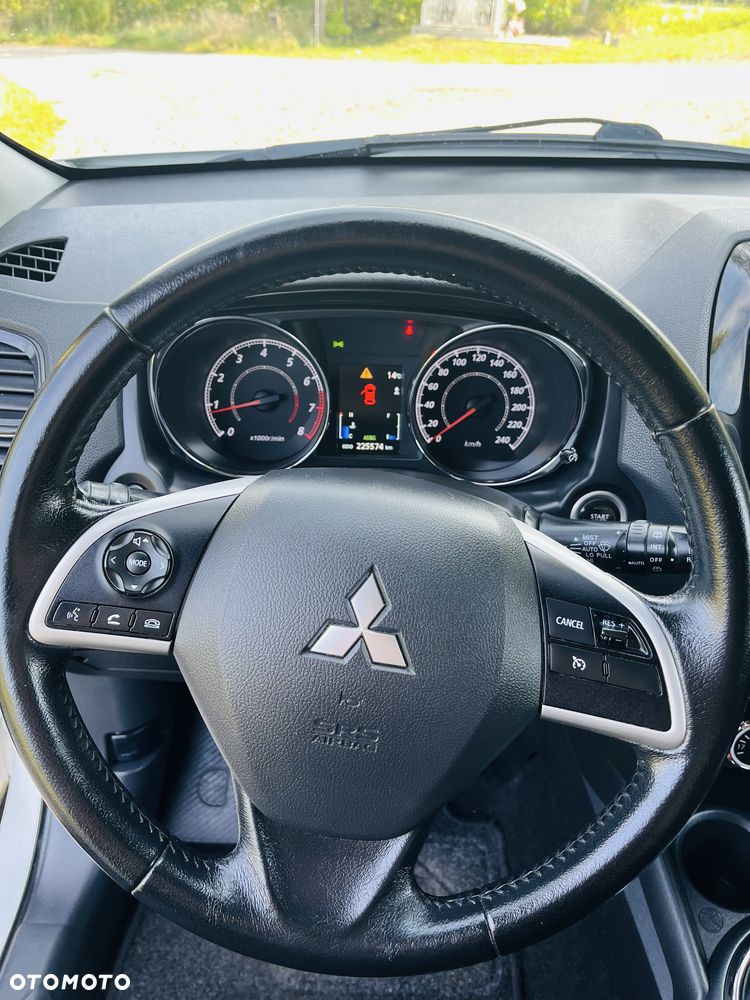 Mitsubishi ASX - 10