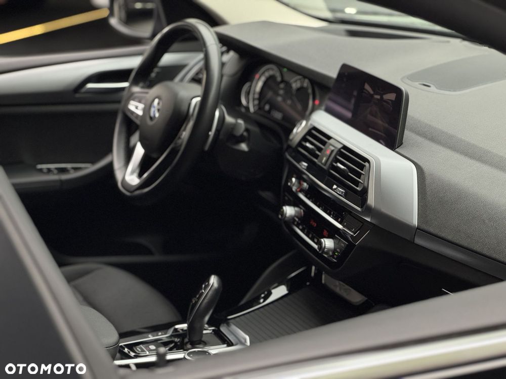 BMW X4 xDrive20i GPF Advantage sport - 38