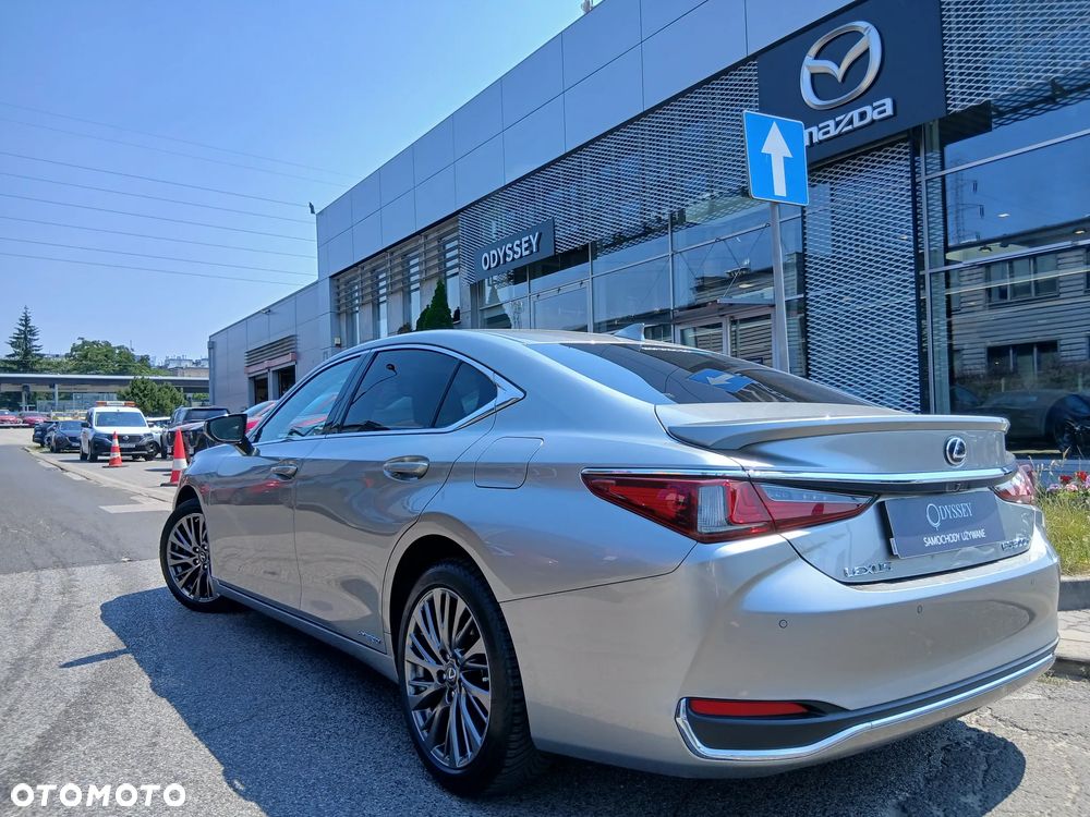 Lexus ES 300h Business Edition - 3
