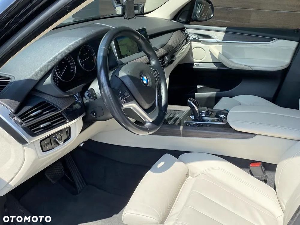BMW X5 xDrive30d - 16