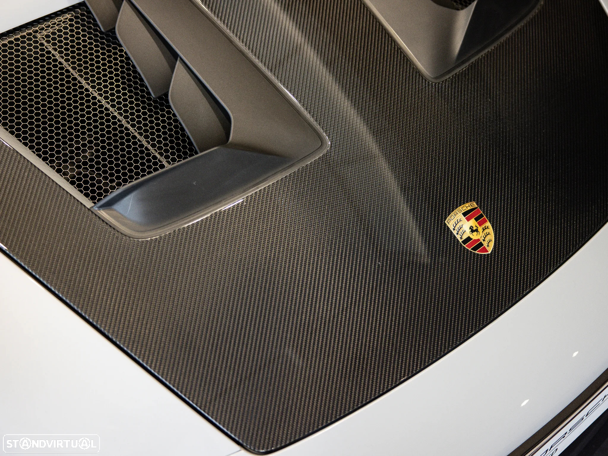 Porsche 911 (992) GT3 RS - 8
