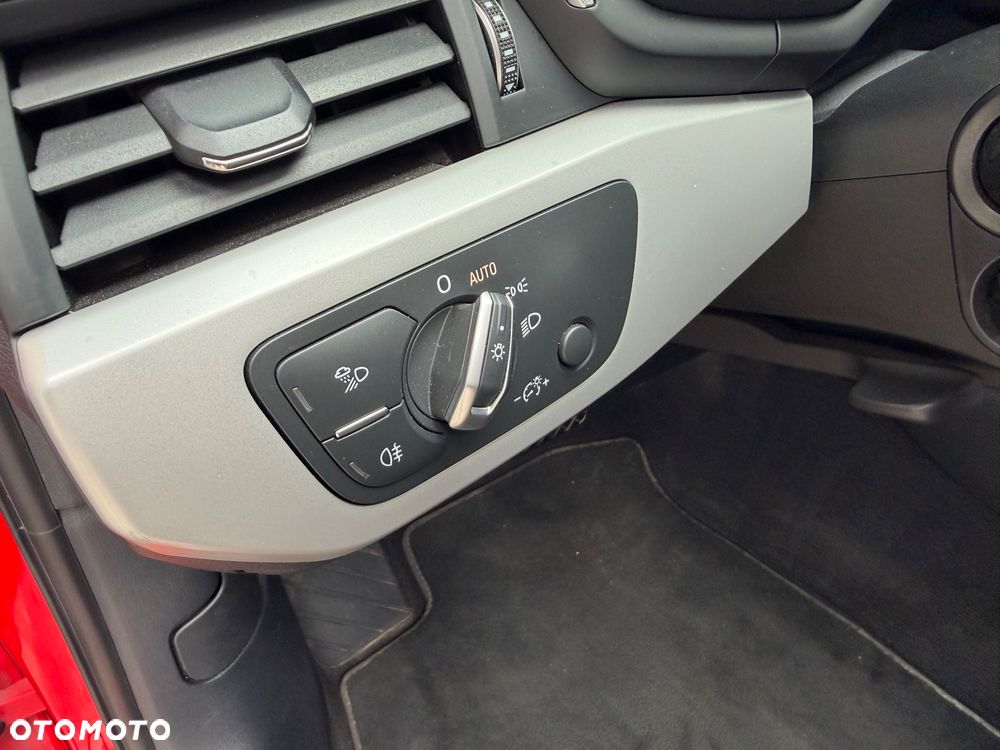 Audi A4 Limousine 35 TFSI mHEV S Line S tronic - 25