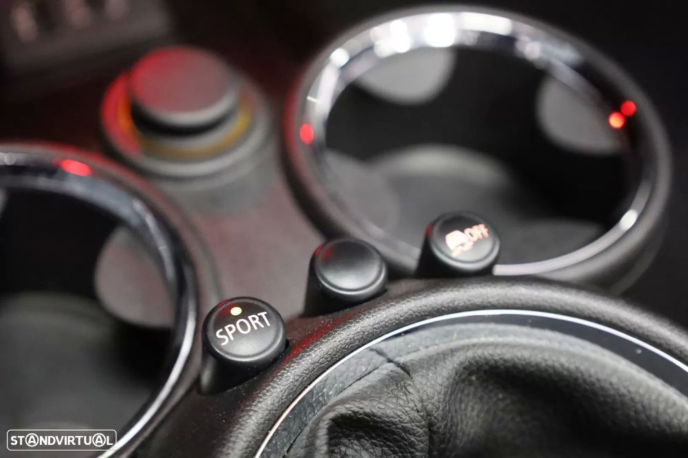 MINI Cabrio John Cooper Works Auto - 33