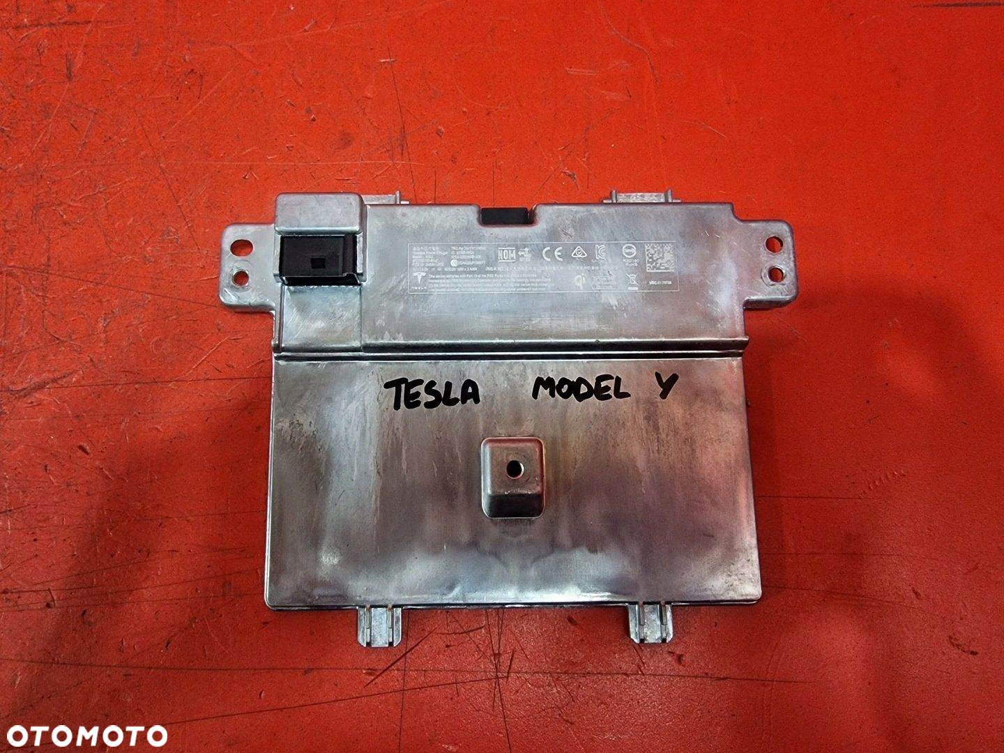 Tesla Y Moduł ładowania bezprzewodowego 2AEIM-WC3 1755100-90-D ŁADOWARKA - 3