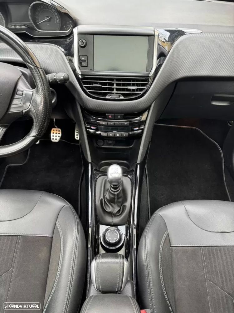 Peugeot 2008 1.2 PureTech Crossway - 12