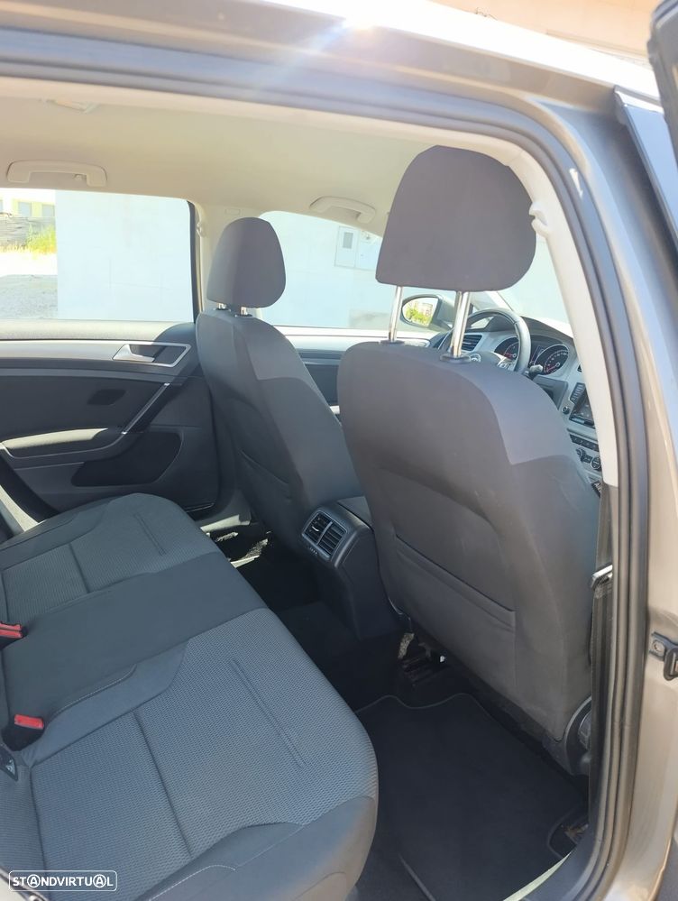 VW Golf 1.6 TDi Confortline DSG - 22