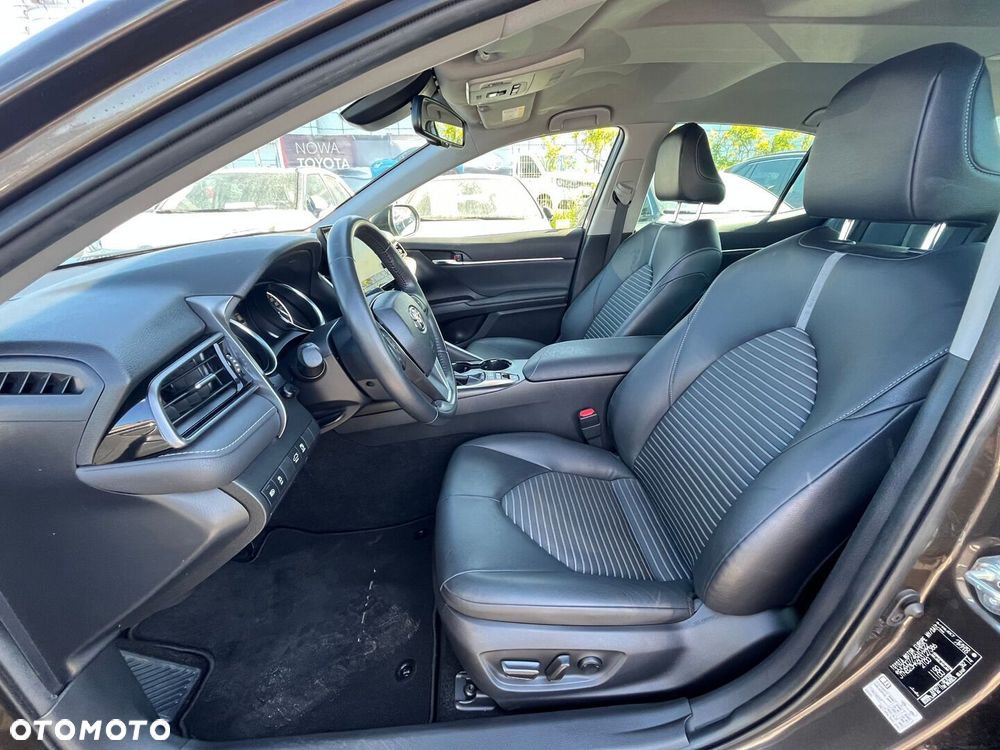 Toyota Camry 2.5 Hybrid Prestige CVT - 24