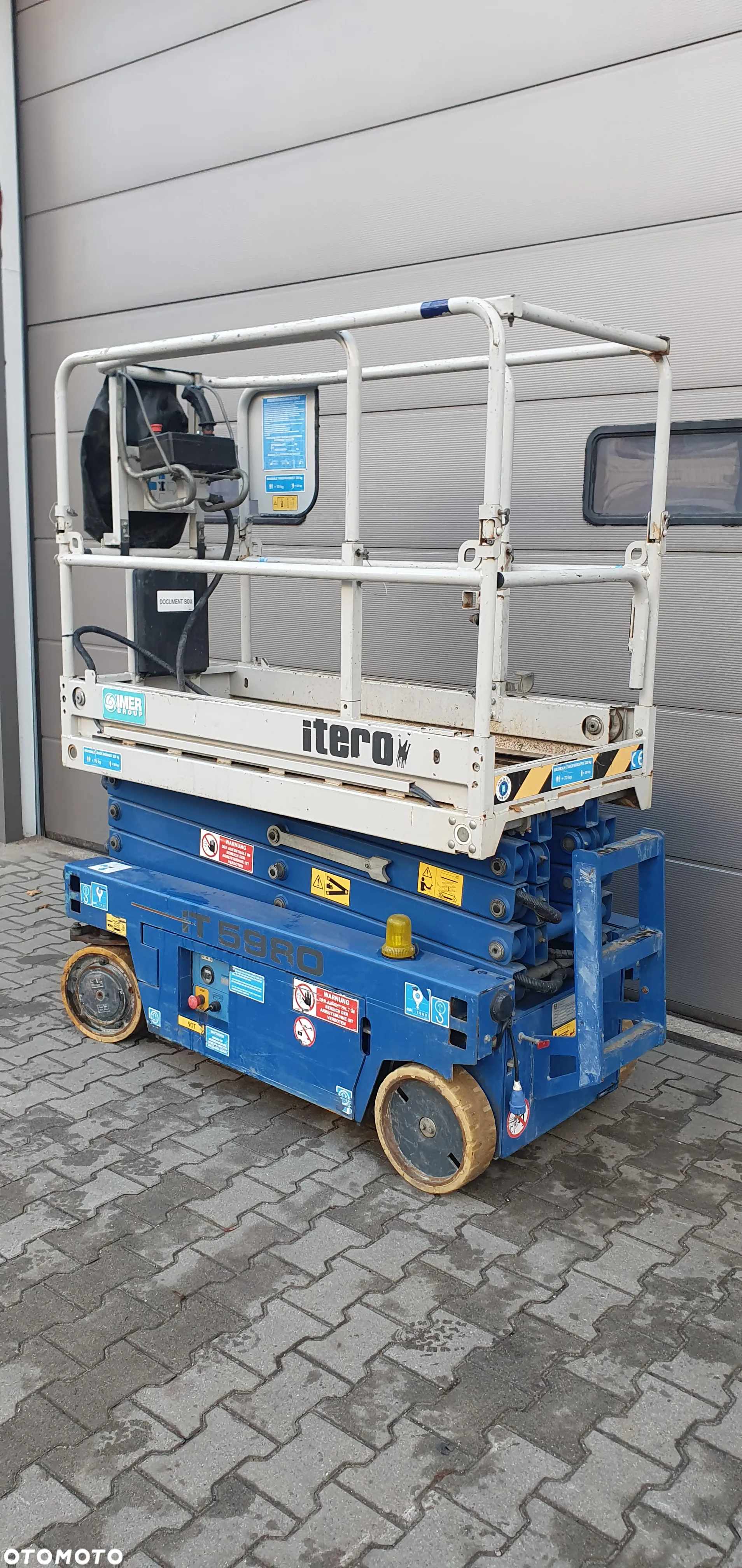 JLG IMER ITECO IT 5980 7,80m Podnośnik nożycowy zwyżka nożycówka elektryczny podest ruchomy zwyżka podnośnik koszowy samojezdny IMER ITECO IT 5980 zwyżka na białych niebrudzących kołach jak GENIE 1932 JLG 1930 SKYJACK HAULOTTE Terex TKD MEC Sinoboom Zoomlion - 3