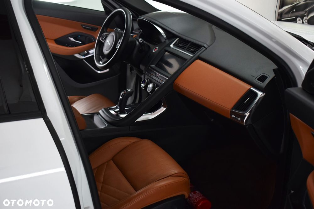 Jaguar E-Pace - 7
