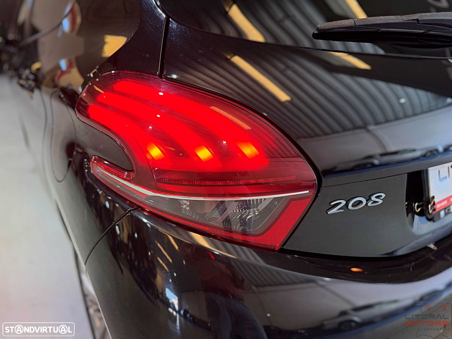 Peugeot 208 1.2 PureTech Signature - 8