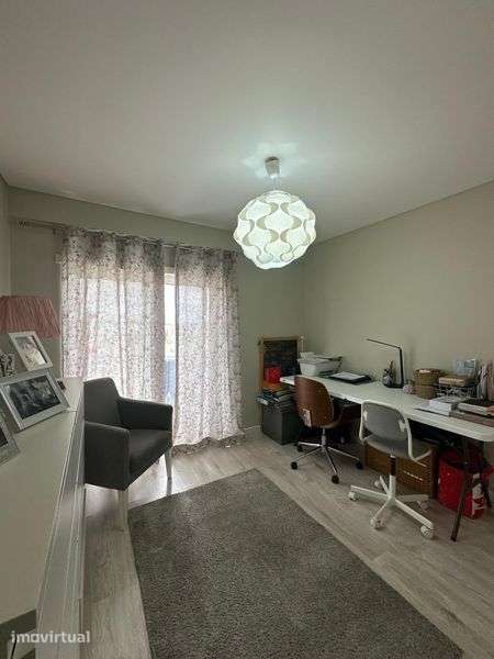 Vendo Apartamento T3 perto do centro, escolas e tranportes - Grande imagem: 4/12
