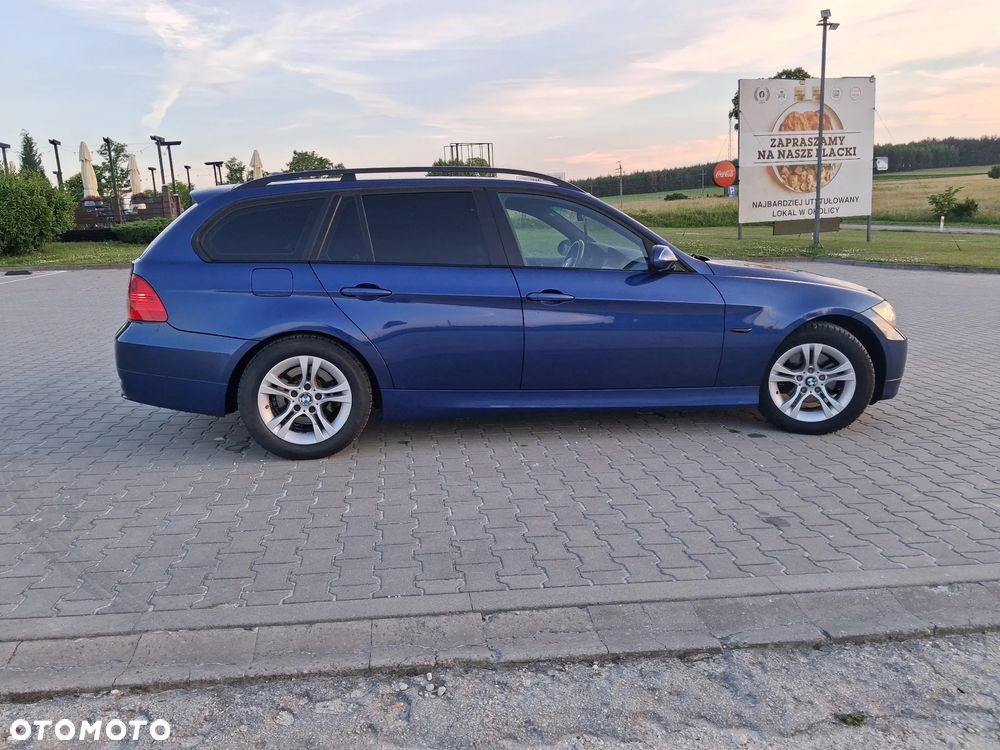 BMW Seria 3 320i - 4