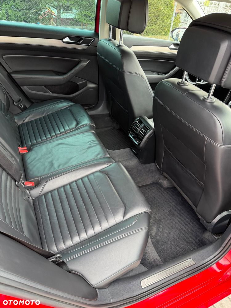 Volkswagen Passat 2.0 TDI SCR 4Mot DSG Highline - 6