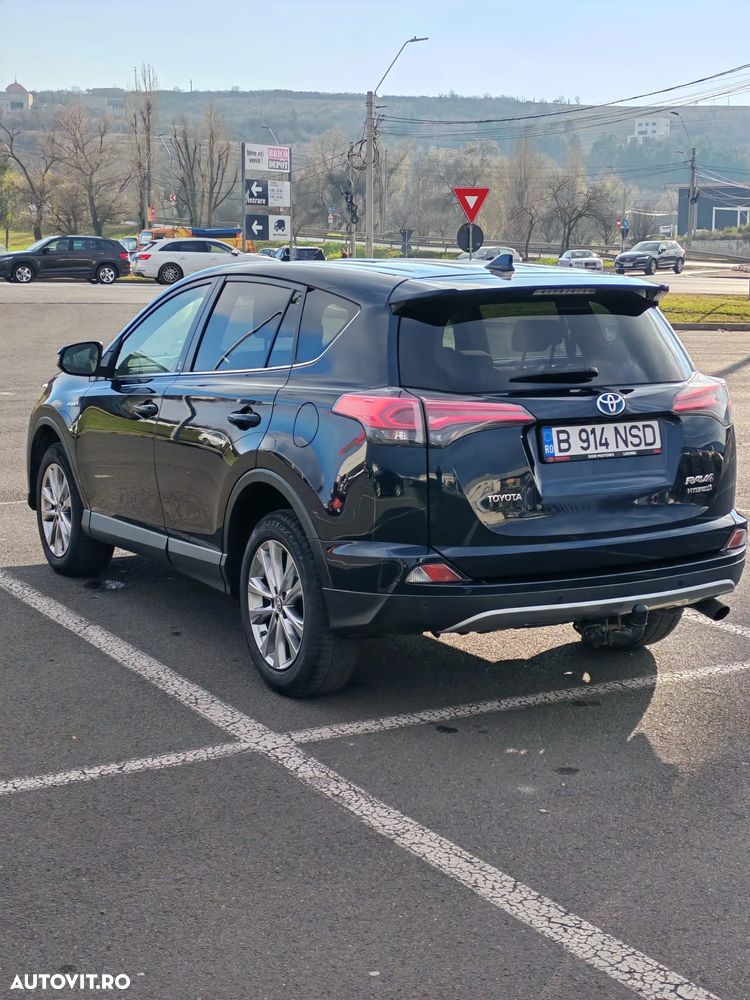 Toyota RAV4 - 6