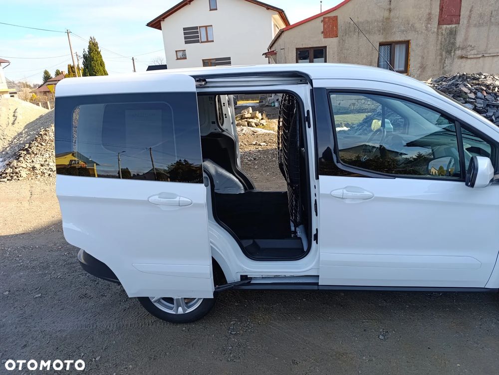 Ford Transit Courier Ambiente - 10