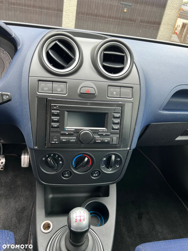 Ford Fiesta - 16