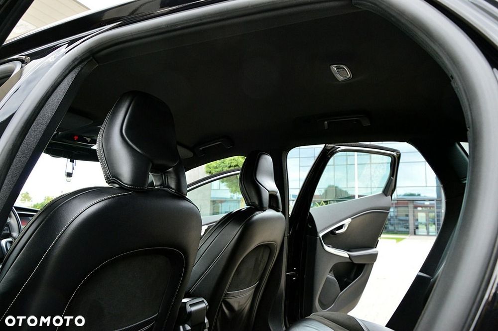 Volvo V40 D2 Drive-E R-Design Kinetic - 23