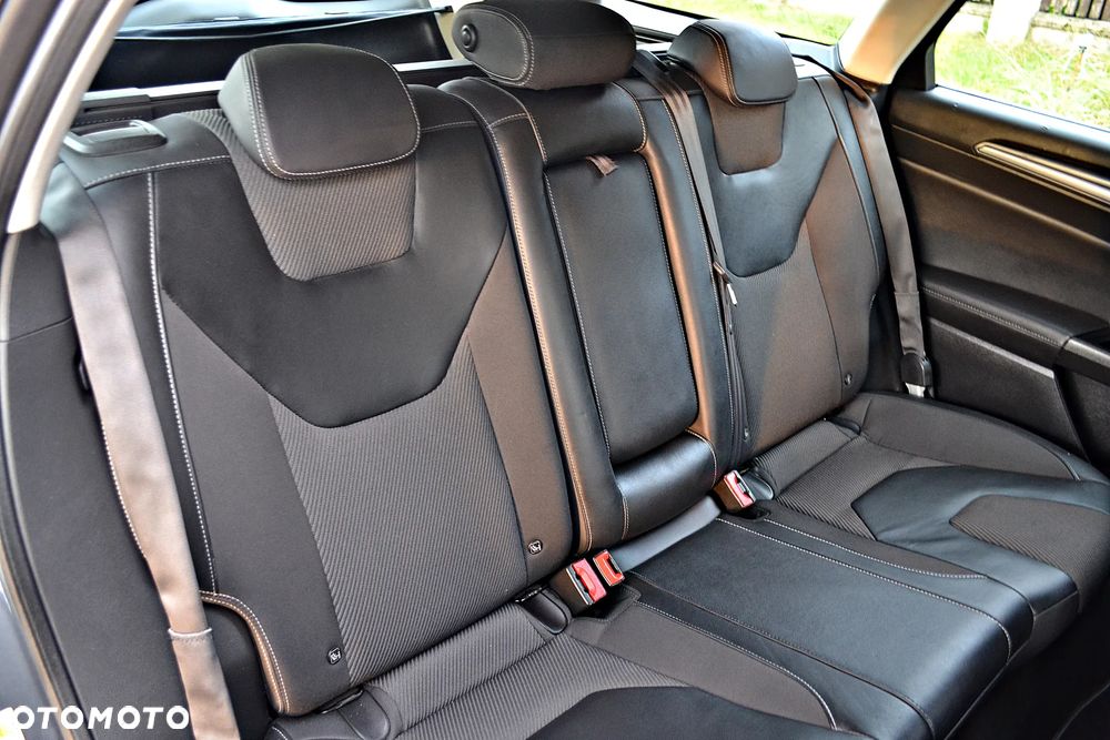 Ford Mondeo 2.0 TDCi Titanium PowerShift - 29
