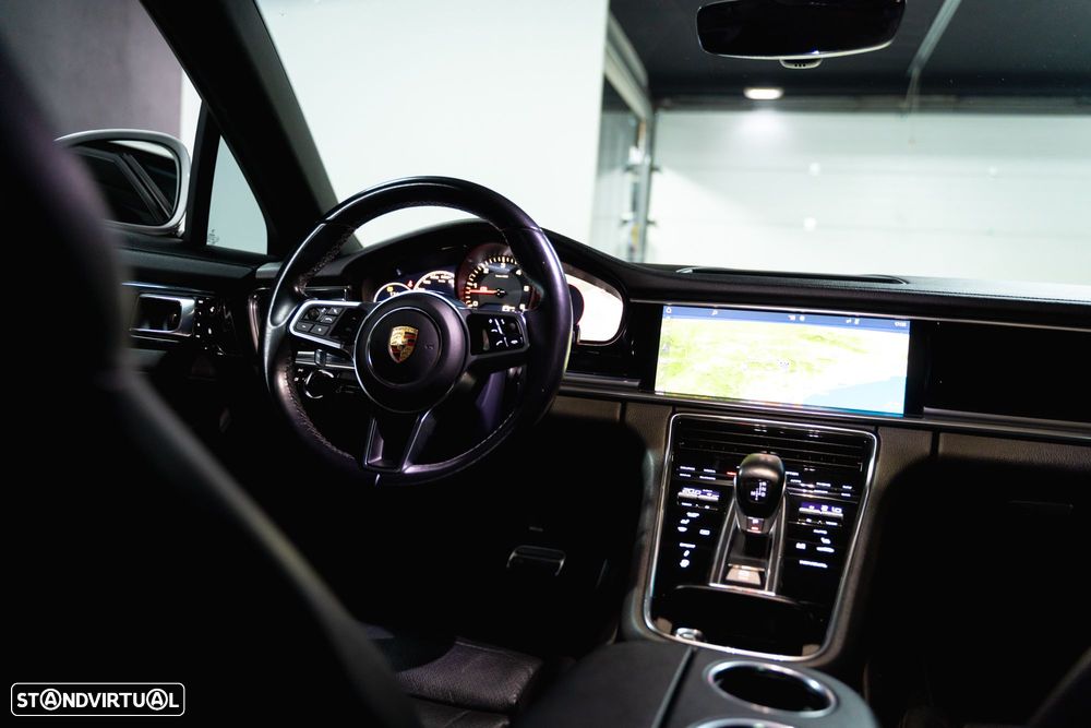 Porsche Panamera 4S - 13