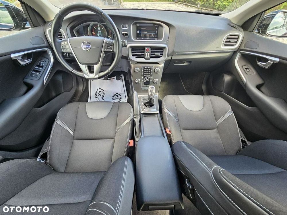Volvo V40 D2 Momentum - 7