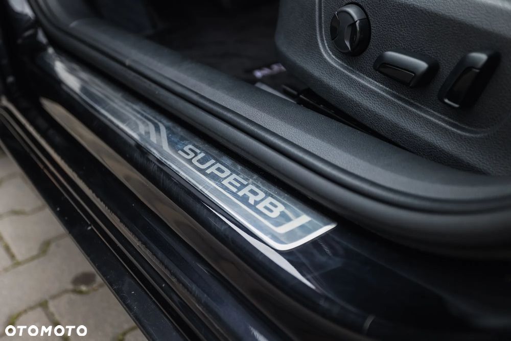 Skoda Superb 2.0 TDI 4x4 DSG Premium Edition - 20