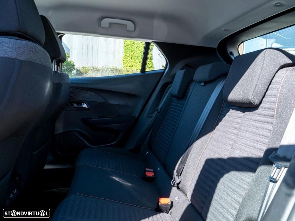 Peugeot e-2008 50 kWh Active - 25