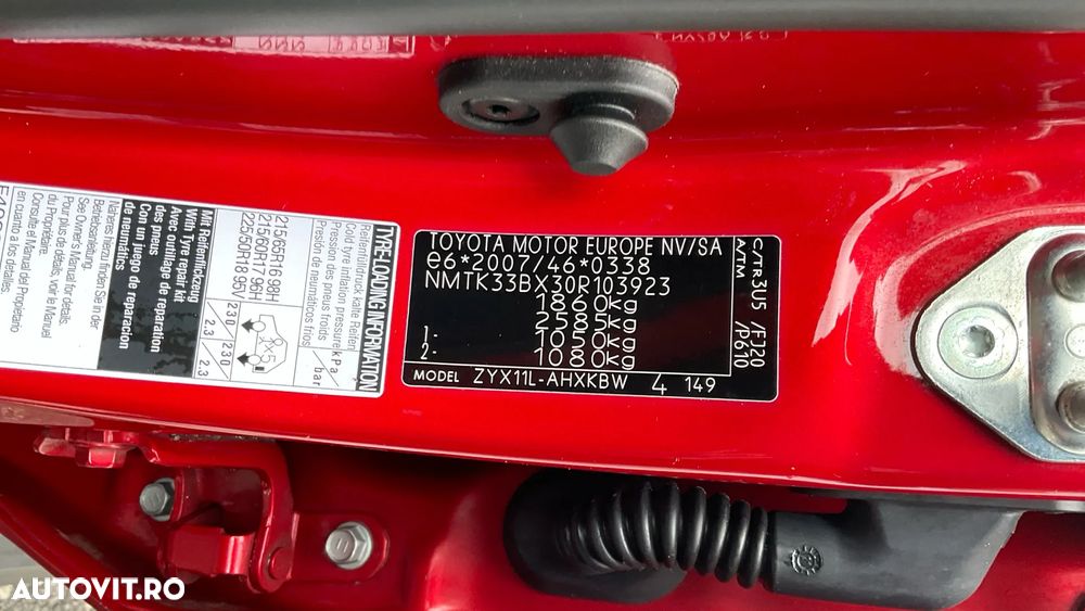 Toyota C-HR 1.8 HSD 4x2 CVT C-ult LED - 32