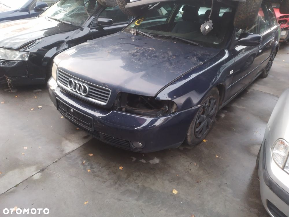 AUDI A4 B5 KOMBI 99-01  1.9 AJM   LAMPA TYŁ PRAWA LEWA - 4