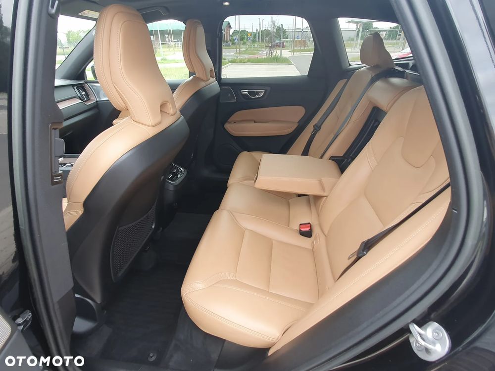 Volvo XC 60 B5 B AWD Inscription - 10