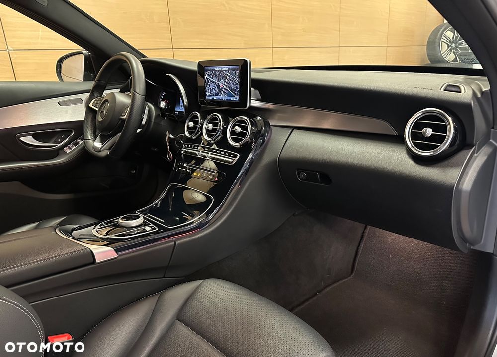 Mercedes-Benz Klasa C 200 4-Matic 9G-TRONIC - 8