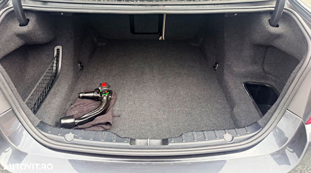 BMW Seria 5 520d Aut. - 16