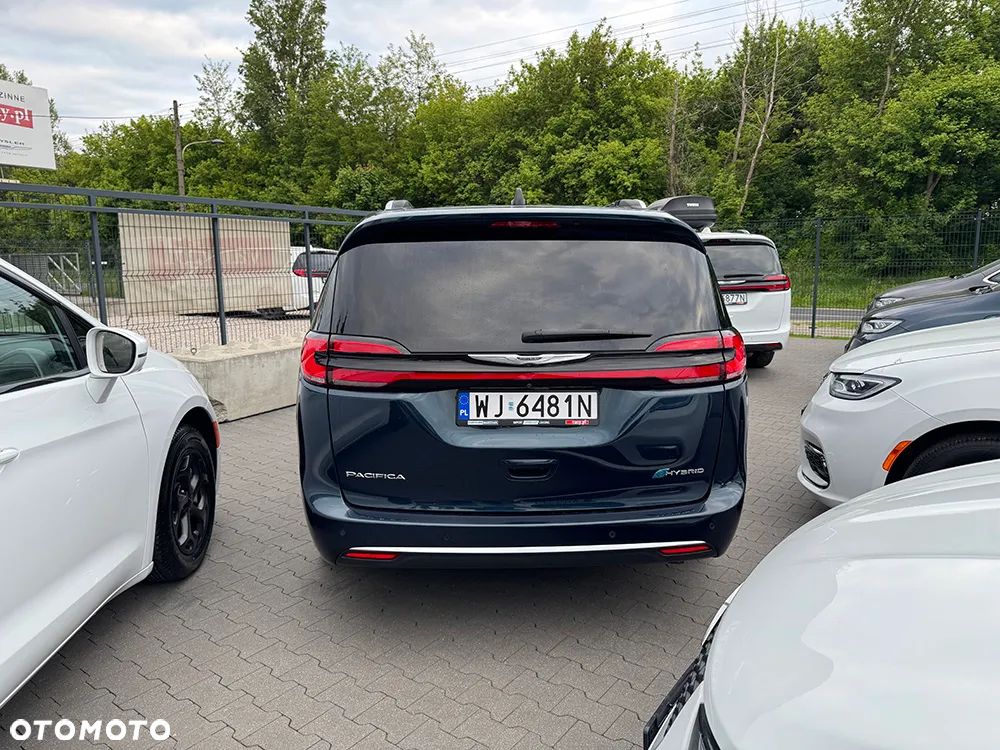 Chrysler Pacifica - 6