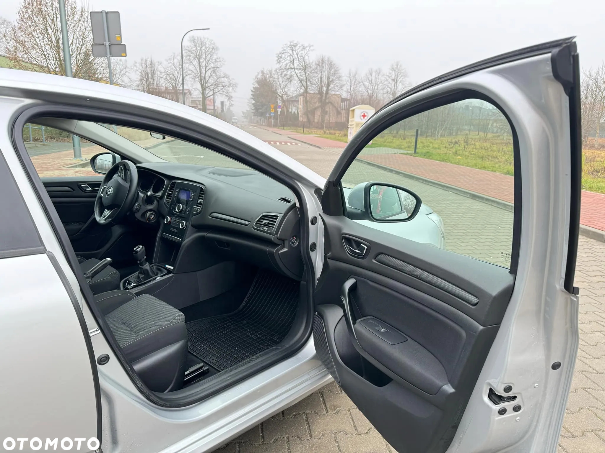 Renault Megane 1.5 dCi Business - 13