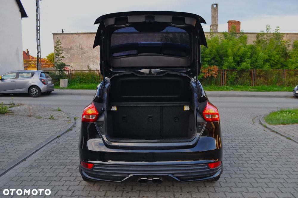 Ford Focus 2.0 EcoBoost ST - 10