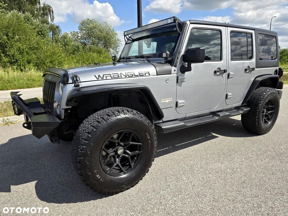 Jeep Wrangler 3.6 Unlim Sahara - 28