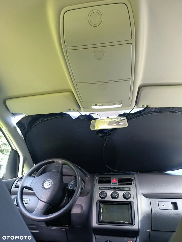 Volkswagen Touran - 13