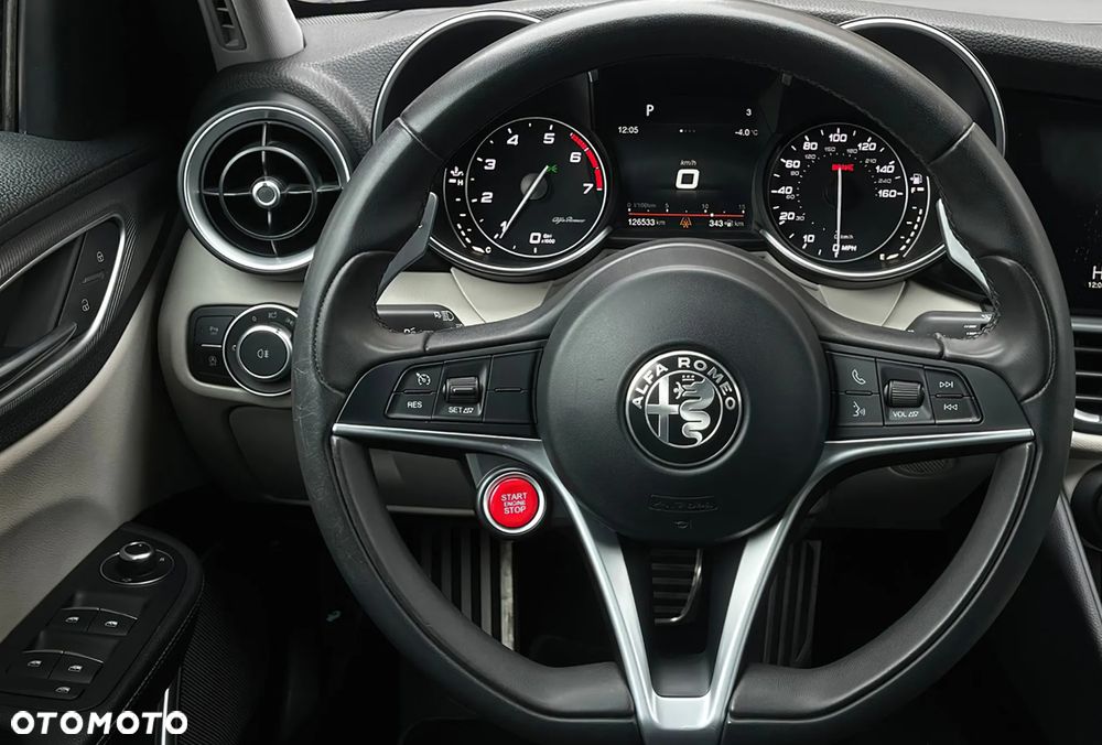 Alfa Romeo Giulia - 6
