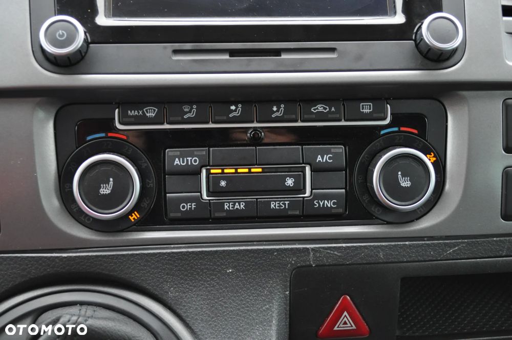Volkswagen Caravelle - 30