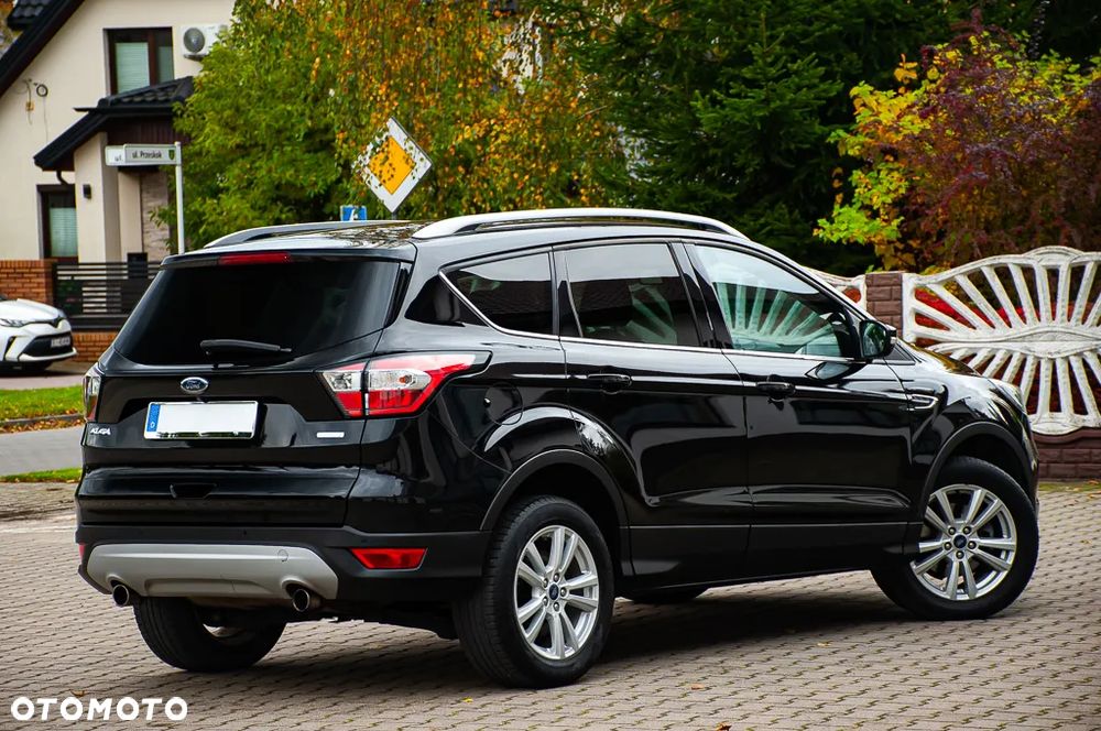 Ford Kuga 1.5 EcoBoost TITANIUM - 4