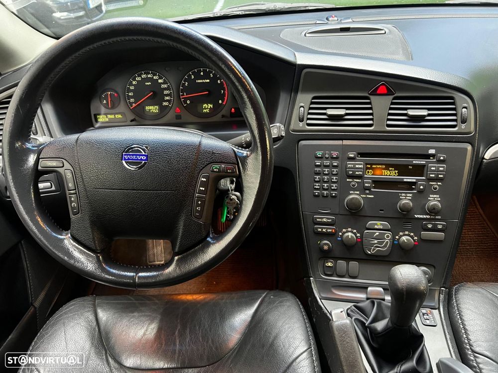 Volvo V70 Crosscountry - 22