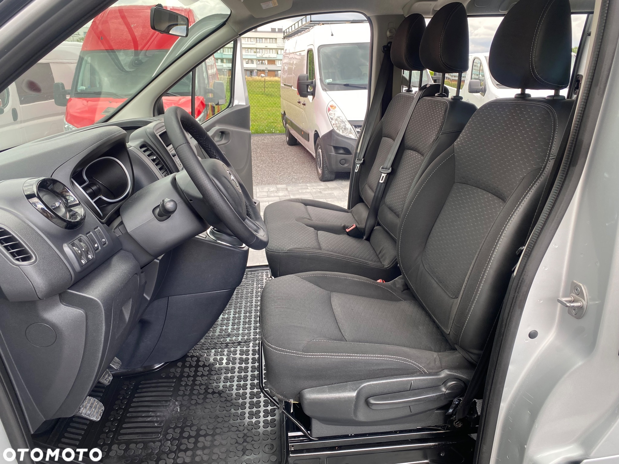 Opel Vivaro L2H1 2,9t Essentia Business - 25