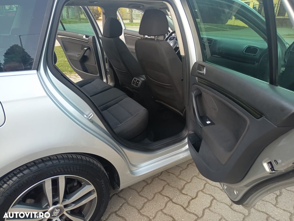 Volkswagen Golf - 8